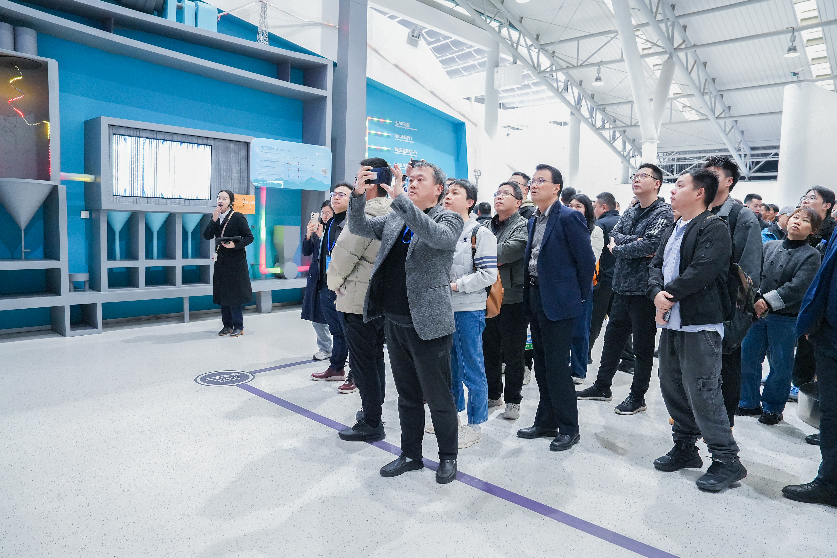 技術(shù)立企 實(shí)踐引航｜第六屆飛灰資源化大會(huì)嘉賓走進(jìn)三峰百果園公司，共探固廢發(fā)展新路徑